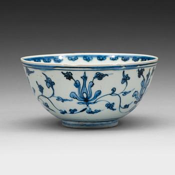 688. A blue and white bowl, Ming dynasty (1368-1644).