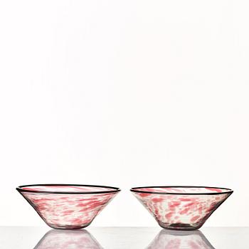 Simon Gate, a pair of glass bowls, Orrefors, Sweden ca 1930.