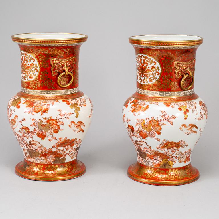 A pair of Kutani vases, Japan, Meiji period (1868-1912).