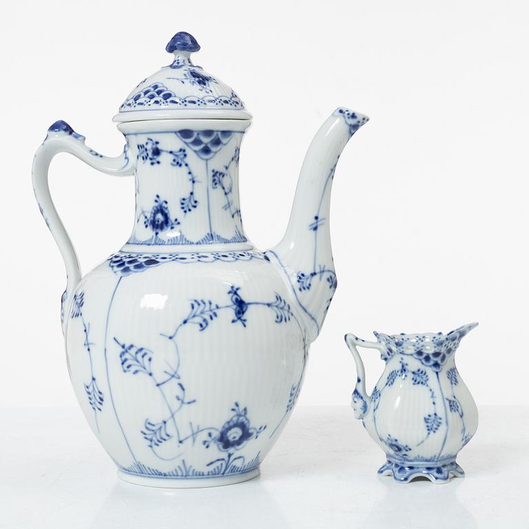 Royal Copenhagen, "Musselmalet", coffee service, 38 pieces, porcelain, full and half lace.