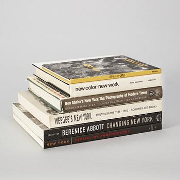 Photo books, 6, New York, e.a Berenice Abbott and Weegee.