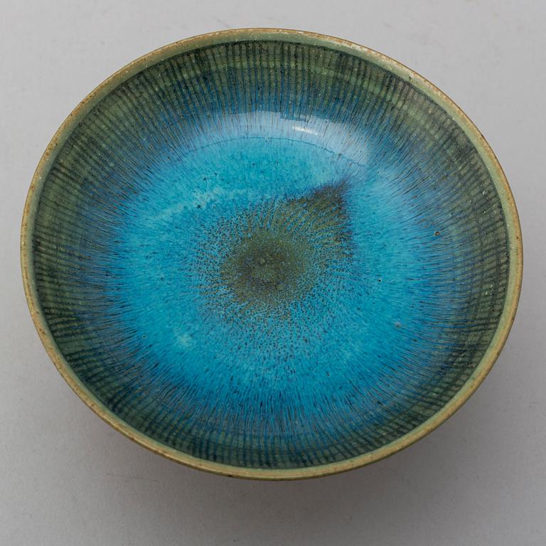 WILHELM KÅGE, skål på fot, stengods, "Farsta", Gustavsberg studio.