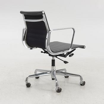 Charles & Ray Eames, office chair, "EA117" Vitra.