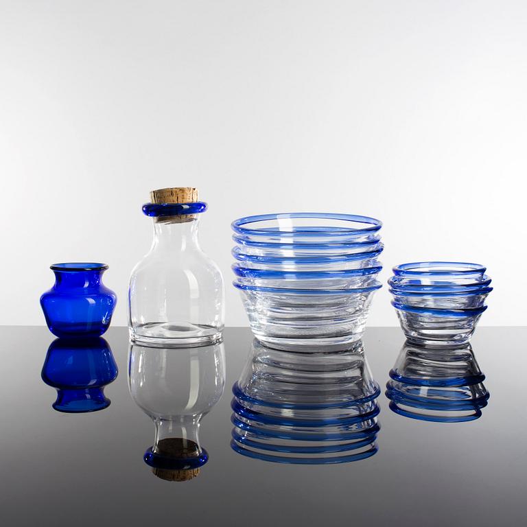 PARTI GLAS, 11 delar, troligen Bergdala glasbruk och Erik Höglund Boda, 1900-tal.
