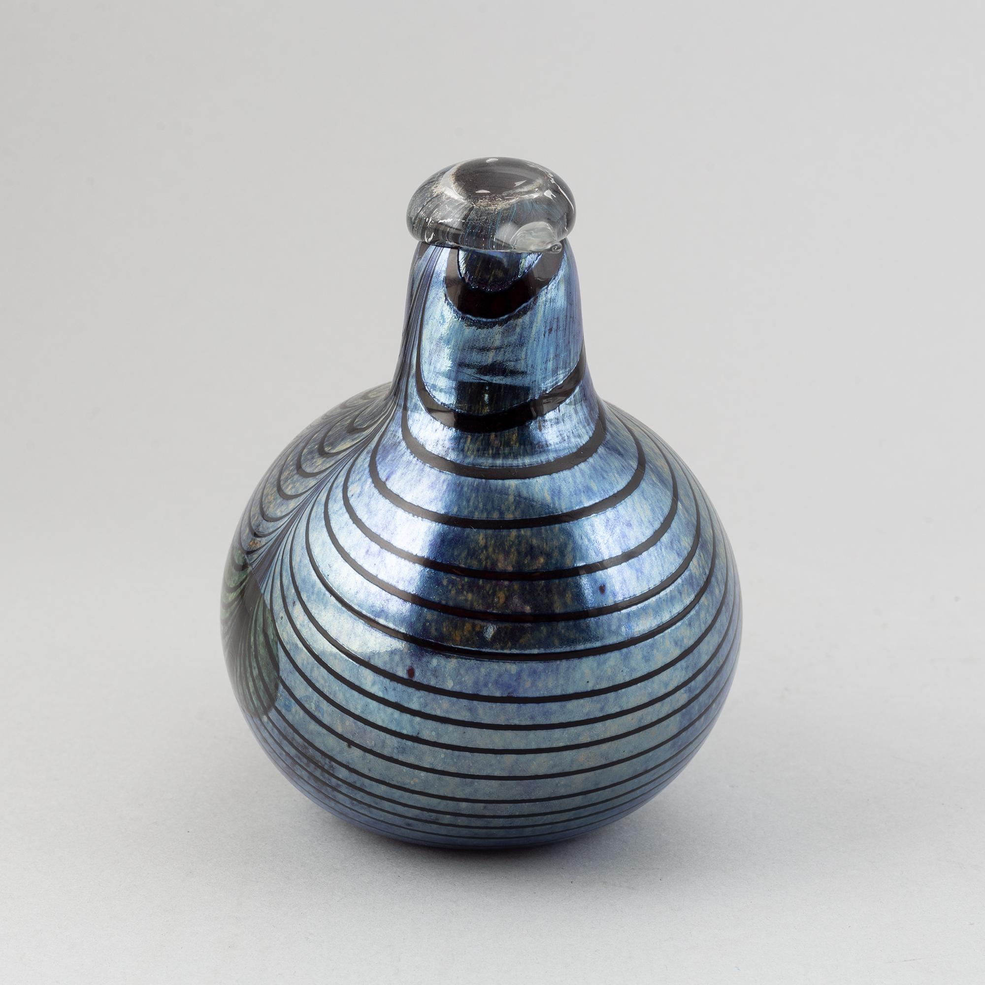 A glass bird by Oiva Toikka, Nuutajärvi.