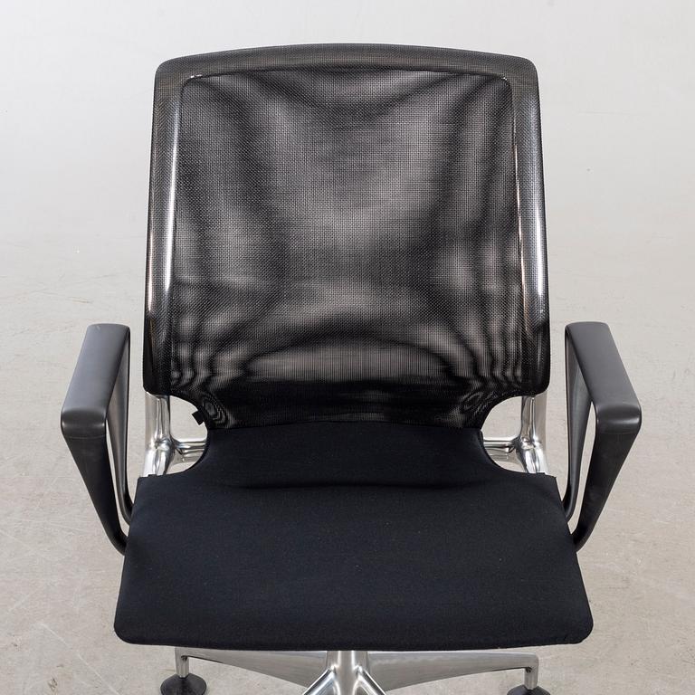 ALBERTO MEDA, Meda Conference Chair for Vitra. Model designed in 1998.