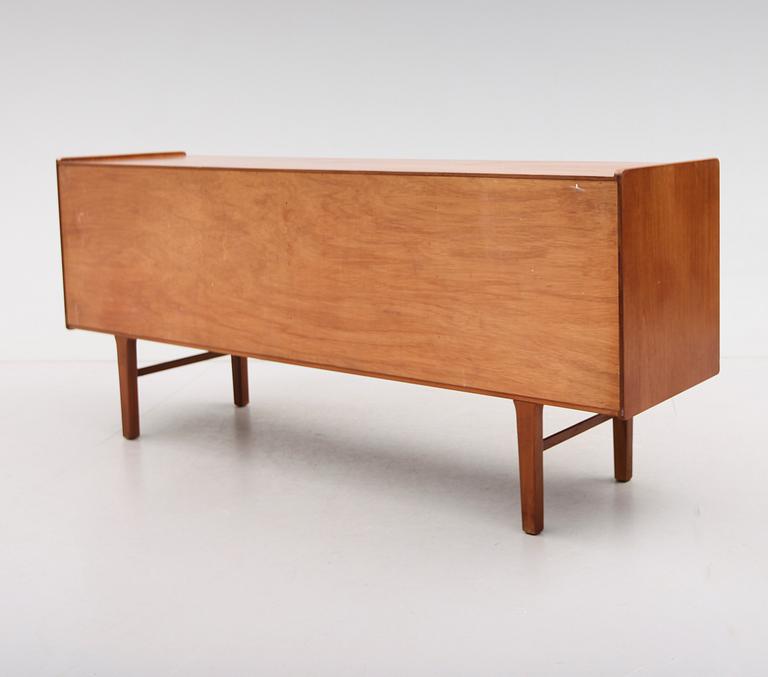 SIDEBOARD, England, 1900-talets andra hälft.
