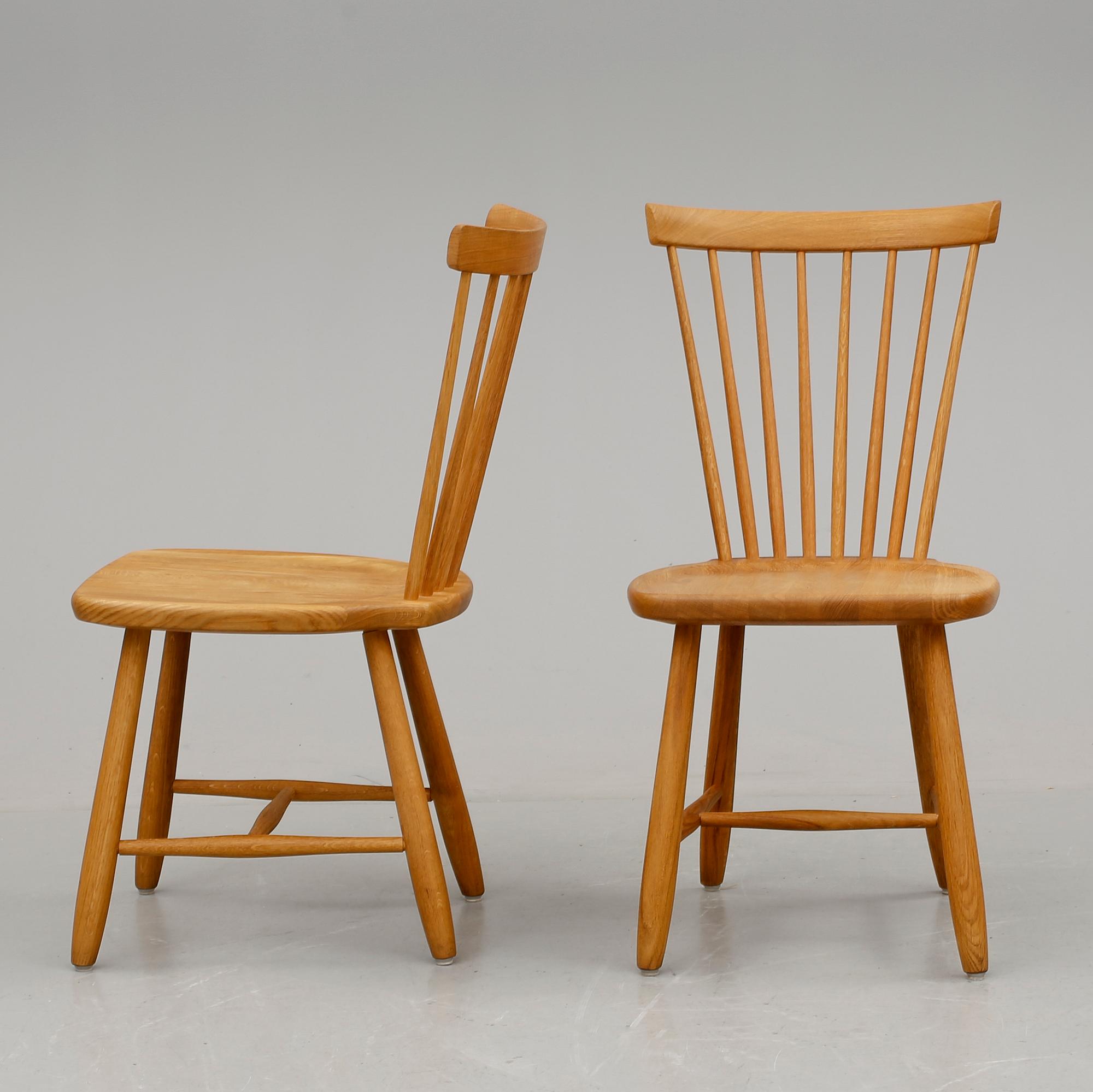 STOLAR, ett par. "Lilla Åland", Carl Malmsten, Stolab. Jubileumsutgåva, utgivna 2002. Numrerade 829/1000 och 830/1000.