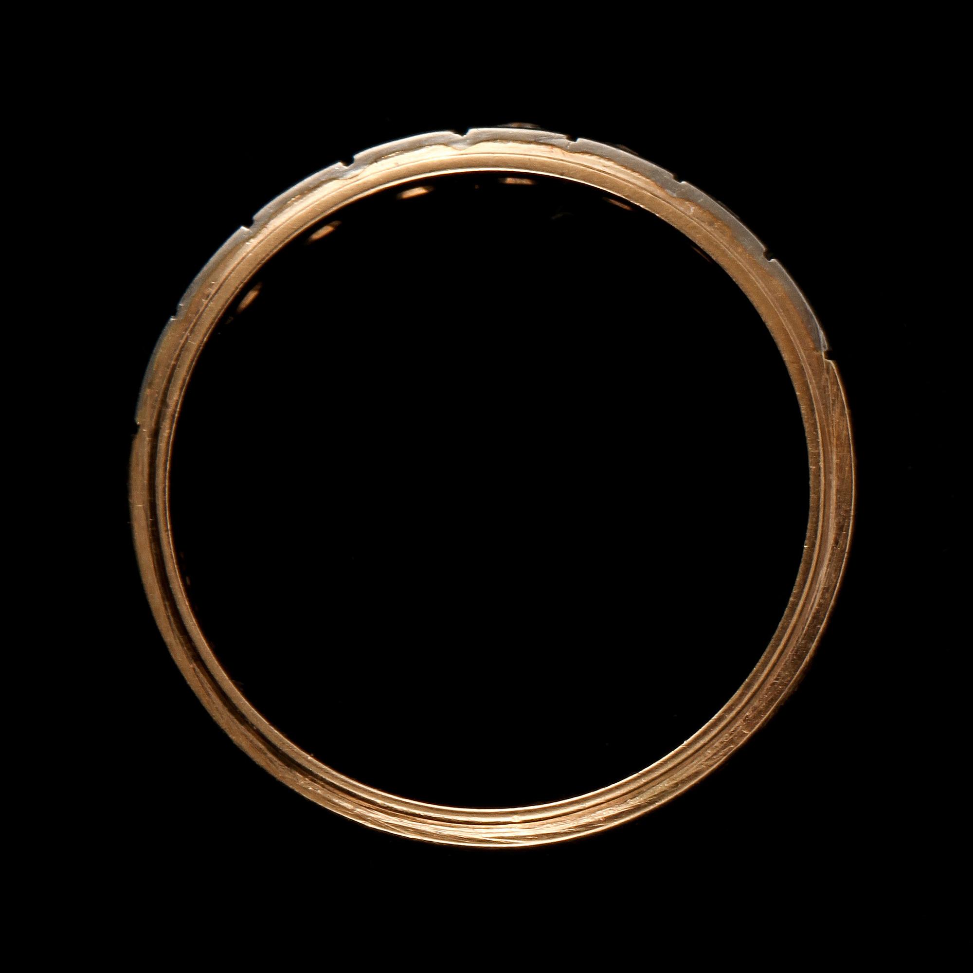 RING, 18k guld och vitguld med 6 åttkantslipade diamanter, Rahlens, Borås, 1970. Vikt 3 g.