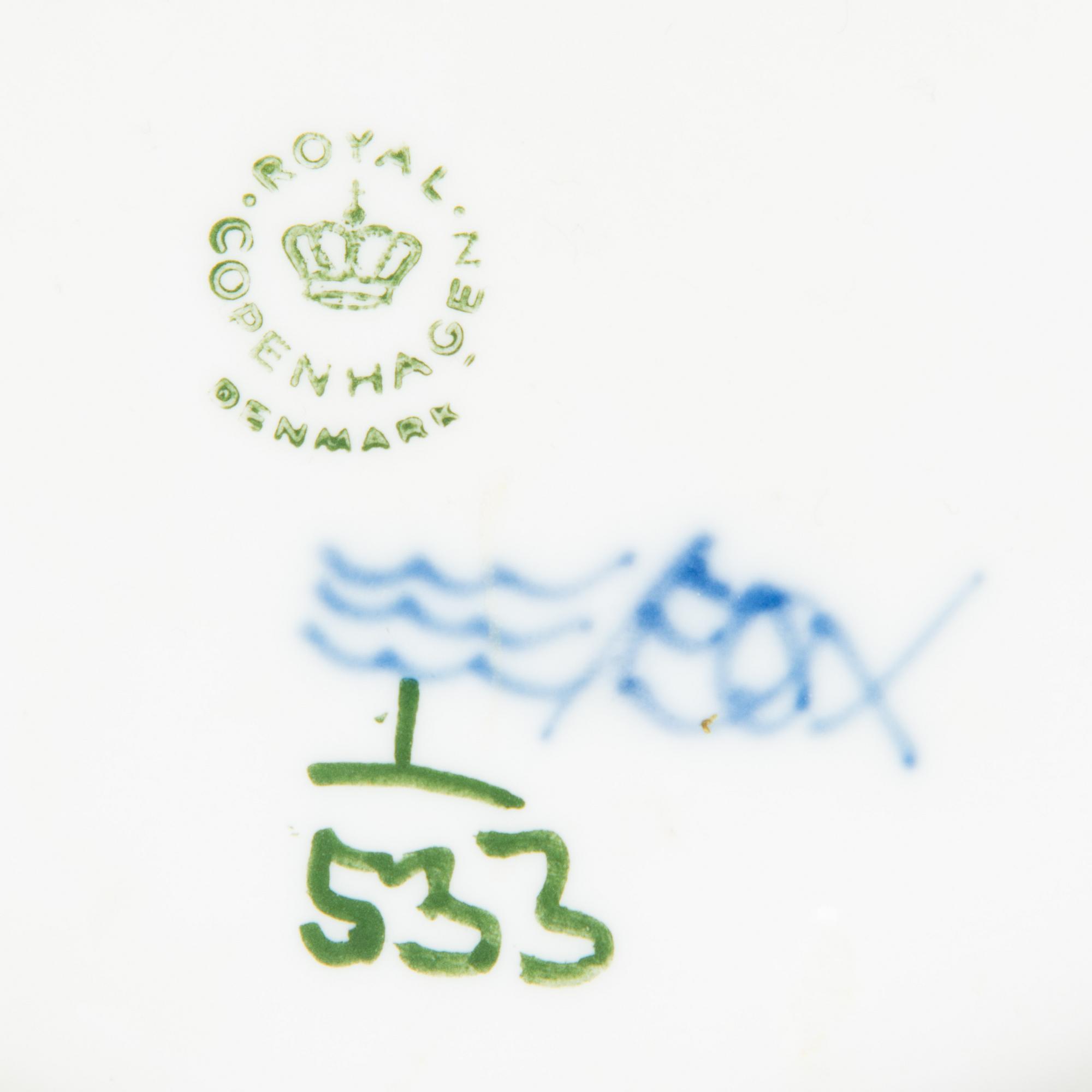 ROYAL COPENHAGEN, servisdelar, 21 st, "Musselmalet", porslin.