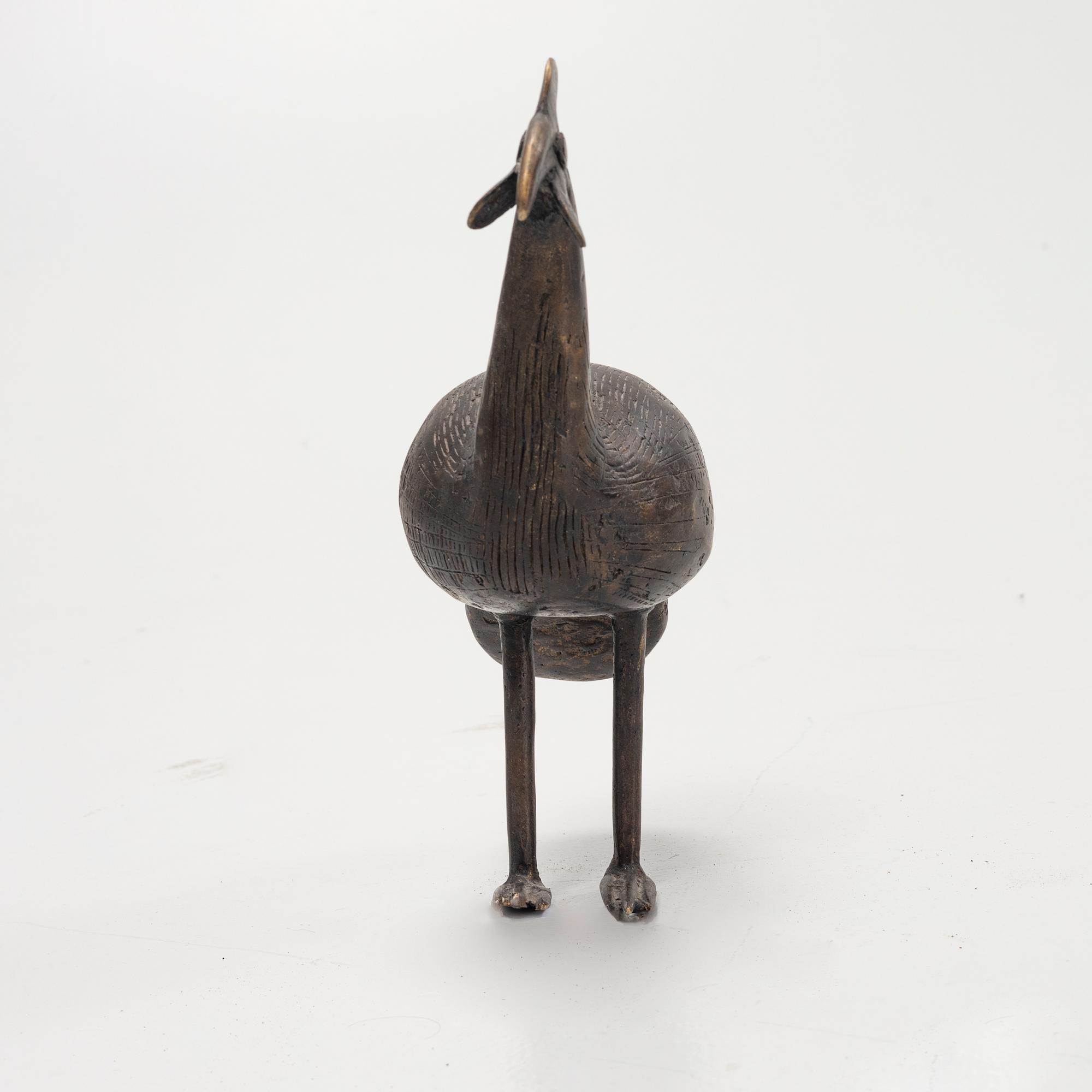 Twelve sculptures, reportedly from Makonde, Tanzania, Luba, Congo, and moore, from the second half of the 20:th century.