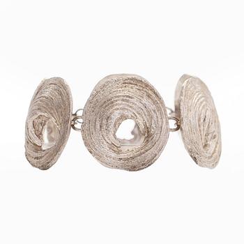 Helky Juvonen, rannekoru, sterlinghopea, Westerback, Helsinki 1972.