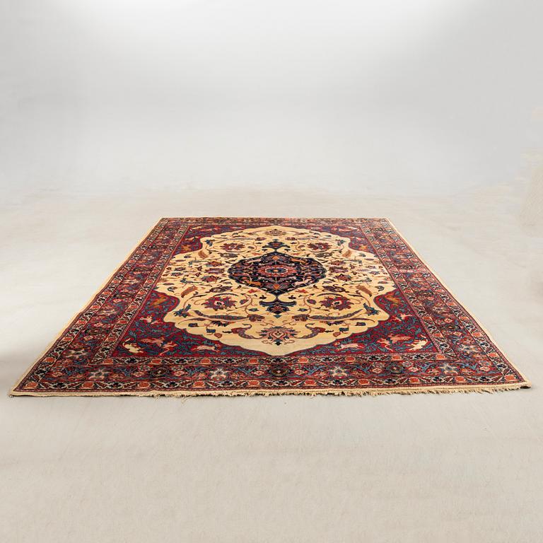 Rug, Oriental semi-antique/old, approx. 325x258 cm.