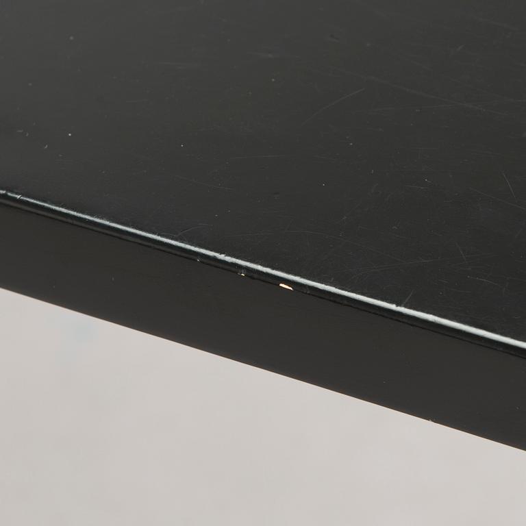 Alvar Aalto, a model '82A' table, Artek, Finland, late 20th century.