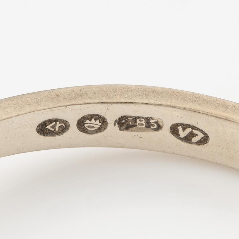 Ring 14K white gold with sapphires and a brilliant-cut diamond, Finland.