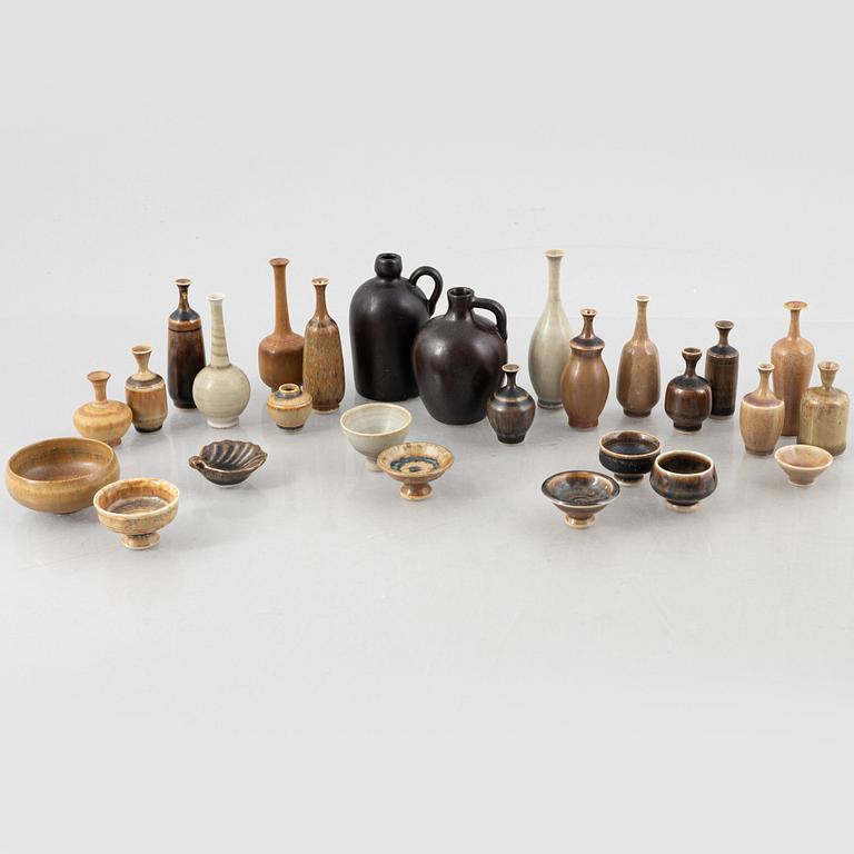Höganäs, a set of 27 stoneware miniatures, including John Andersson and Gunnar Borg.