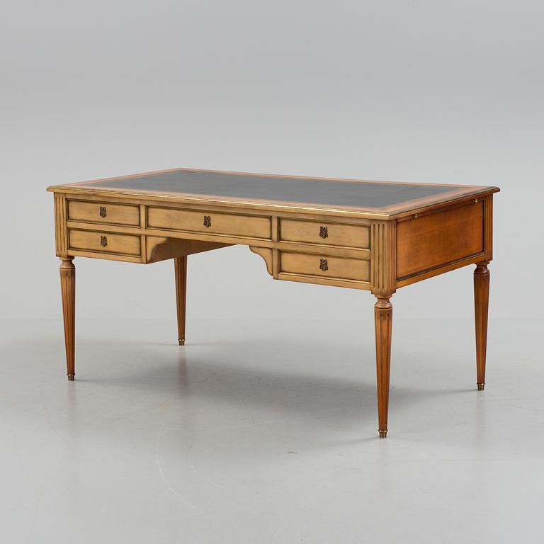 SKRIVBORD, Louis Seize-stil, 1900-talets andra hälft.