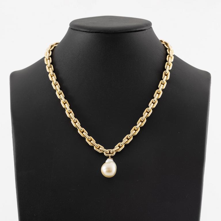 Necklace 14K gold with cultured baroque South Sea pearl.
