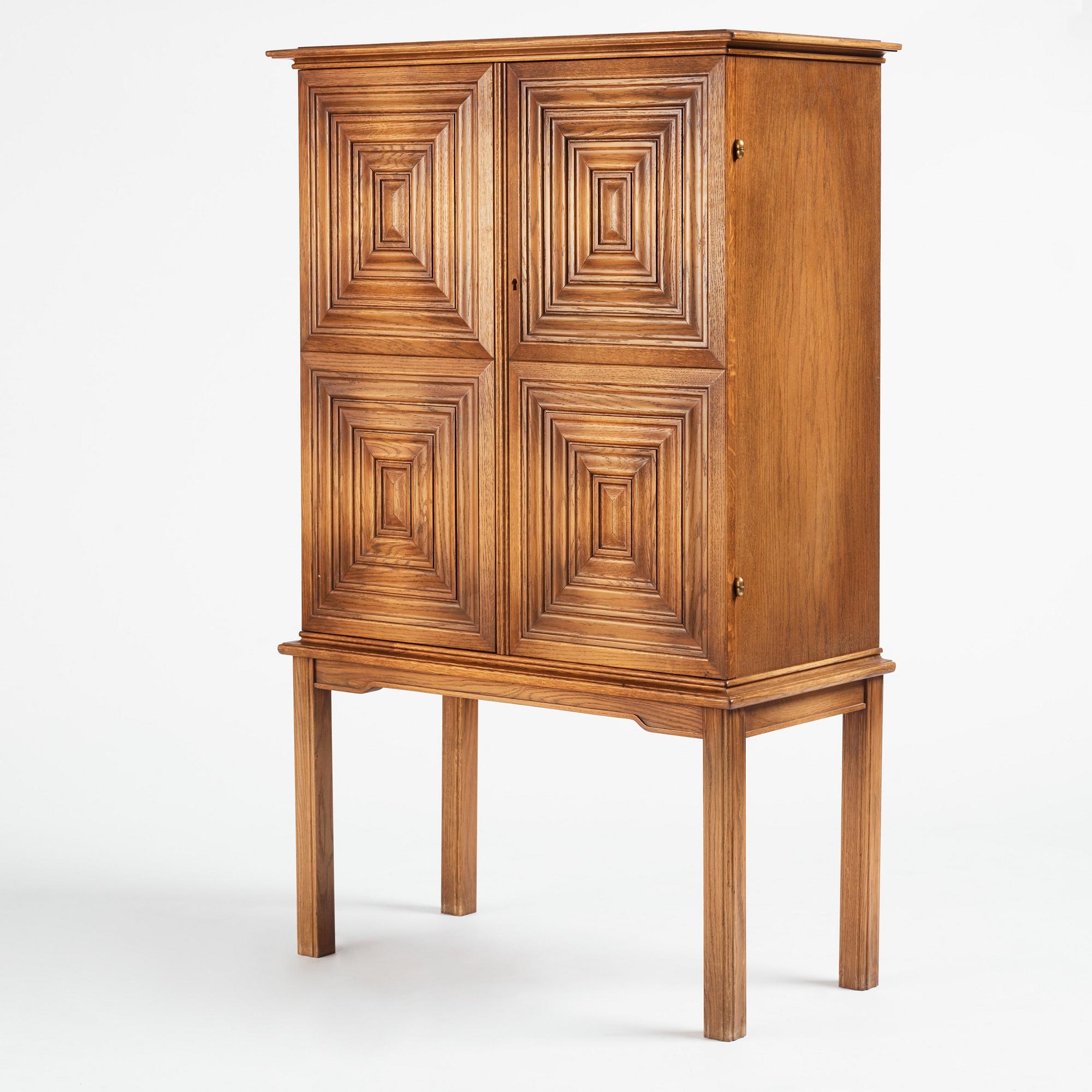 Oscar Nilsson, attributed to, a Swedish Modern oak cabinet, likely executed by Åfors Möbelfabrik, 1940s.