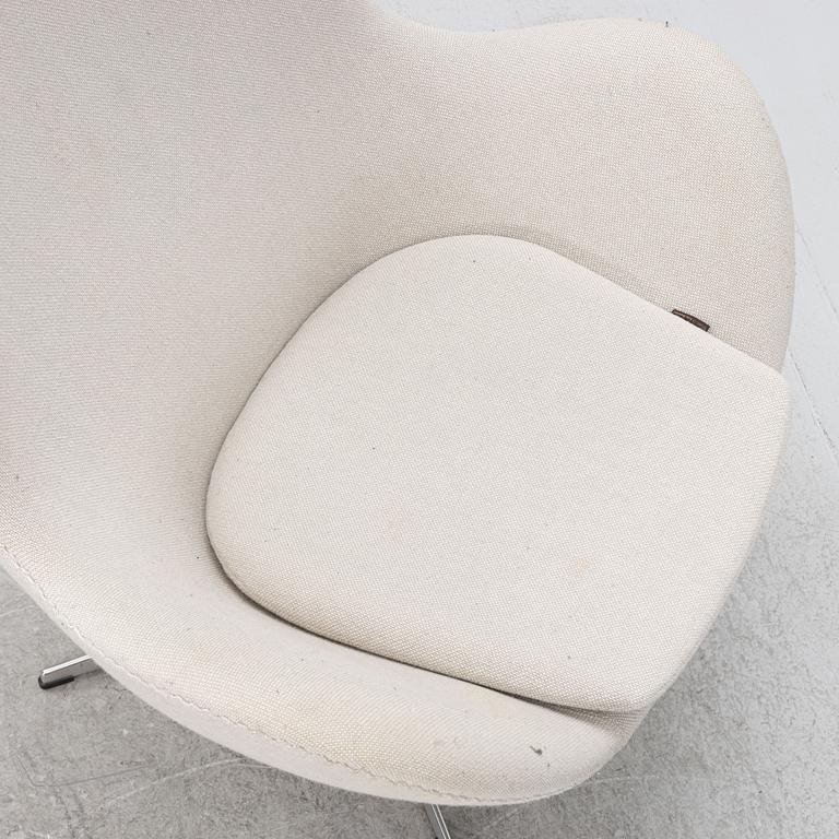 Arne Jacobsen, armchair with footstool, "The Egg", Fritz Hansen, Denmark, 2017.