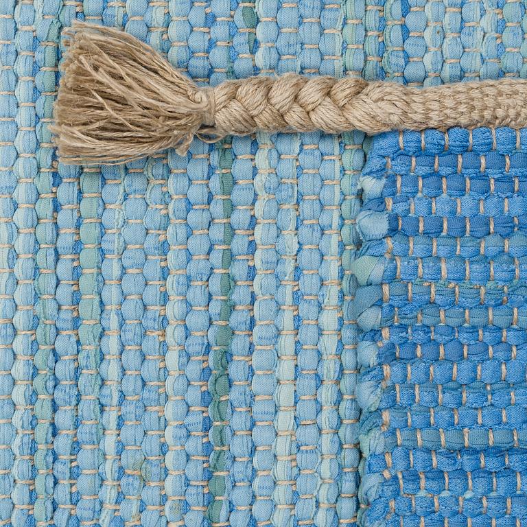 A CARPET. "Schackrutan", flat weave, ca Ca 228 x 132 cm.