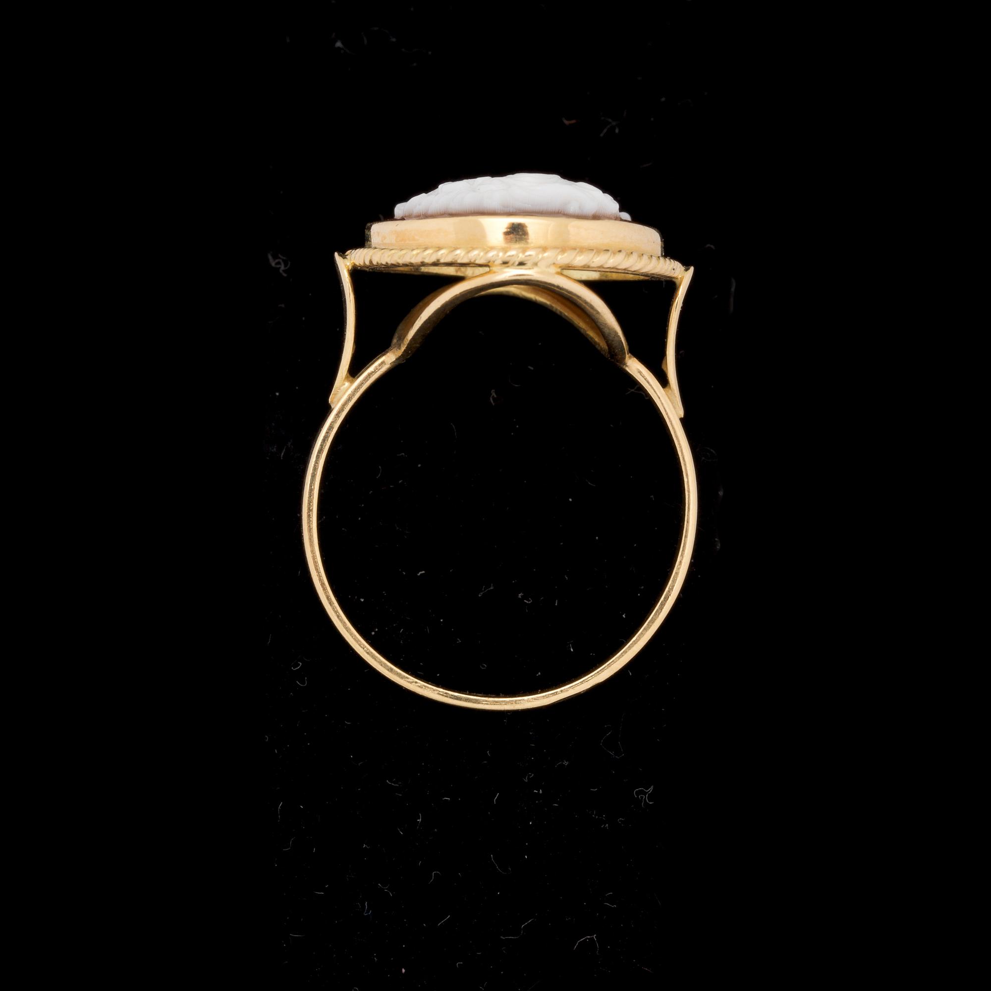 RING, 18k guld. Vikt ca 5g.