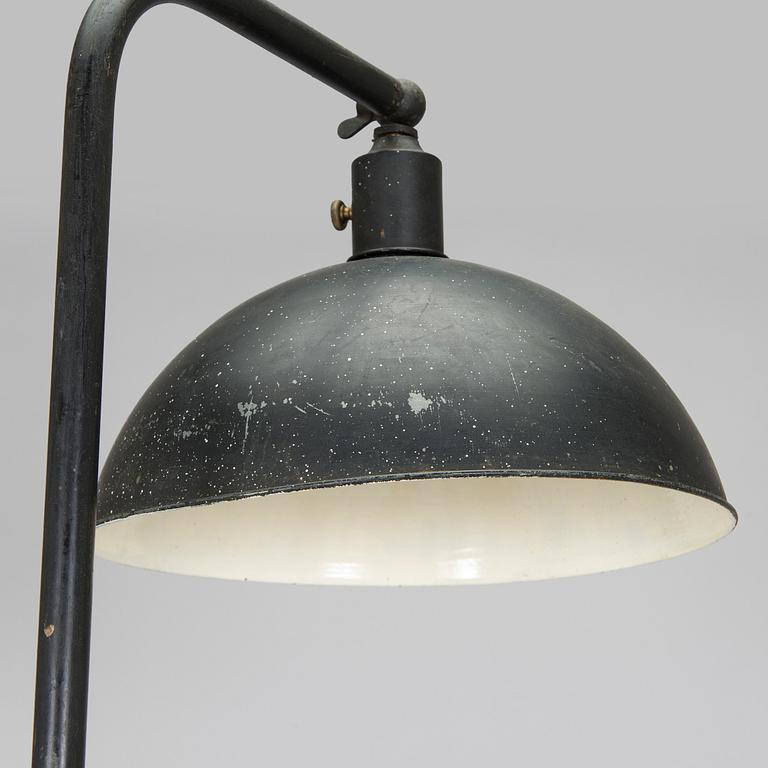Paavo Tynell, golvlampa / ateljélampa, beställningsarbete, Taito 1933.