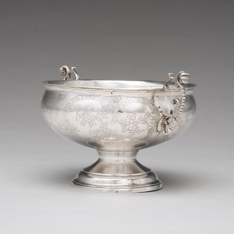A Swedish 18th century silver brandy-bowl, mark of Nils Grubb, Hudiksvall 1777.
