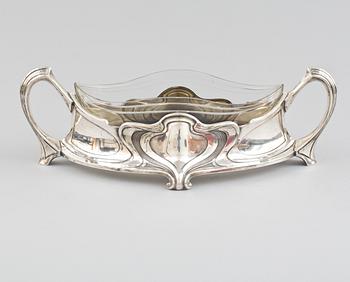 Jardiniere, silver. Axel Larson, jugend 1905 Helsingborg. 630g.