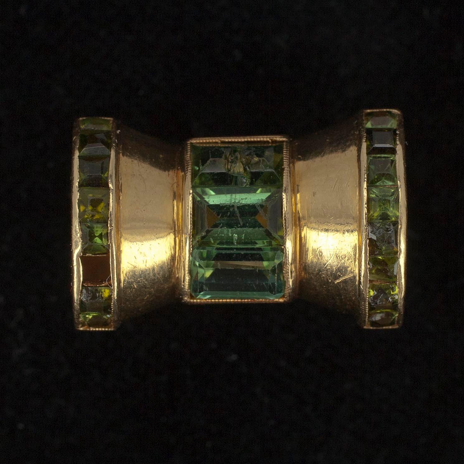 RING, guld och turmaliner, A. Tillander, Helsingfors, Finland 1948. Vikt ca 10,6 g.