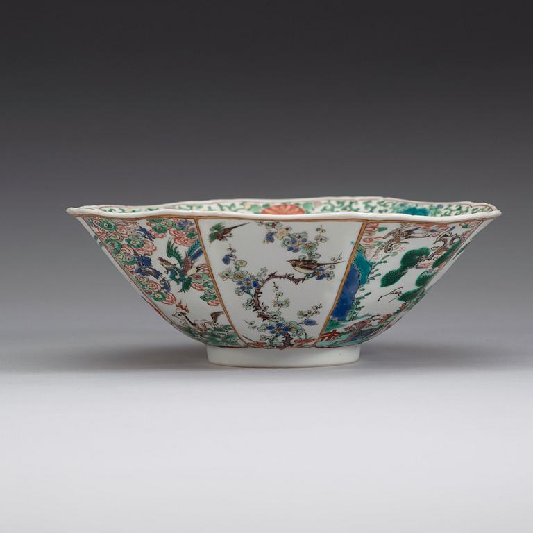 SKÅL, porslin. Qing dynastin, Kangxi (1662-1722).