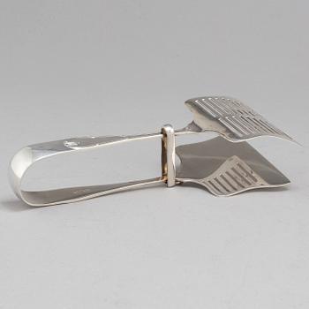 A pair of sterling silver Asparagus tongs, Mappin & Webb, Sheffield 1929.