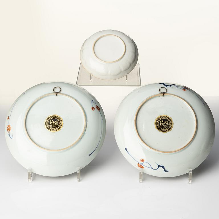 Tallrikar, nio stycken, kompaniporslin. Qingdynastin, Qianlong (1736-95).