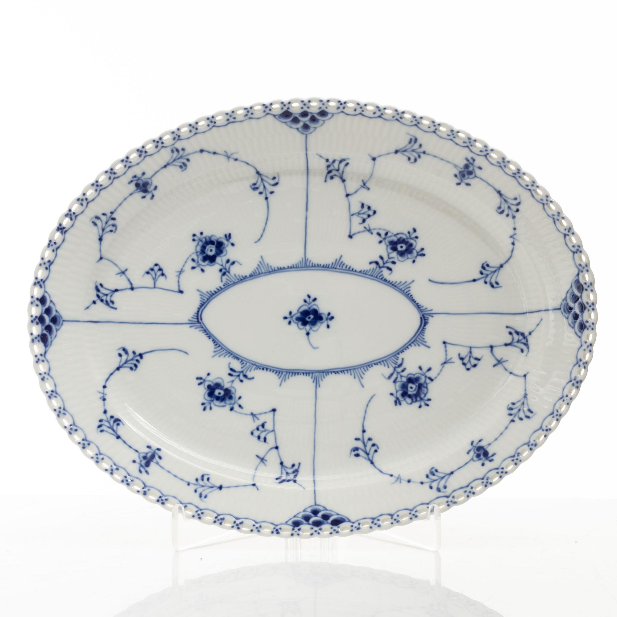 Dinner service, 45 pieces, porcelain, "Blue Fluted", Royal Copenhagen, Denmark.