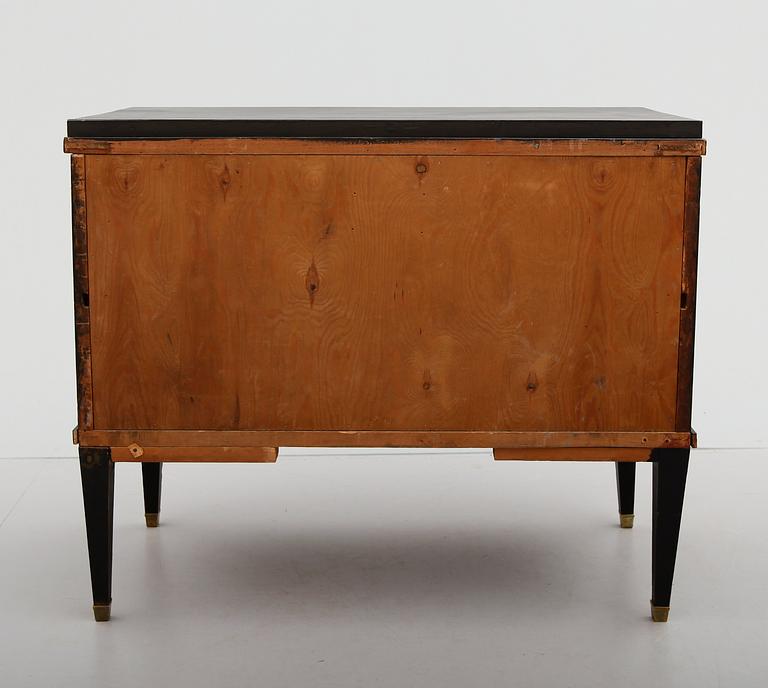 BYRÅ, gustaviansk stil, 1900-talets första hälft.