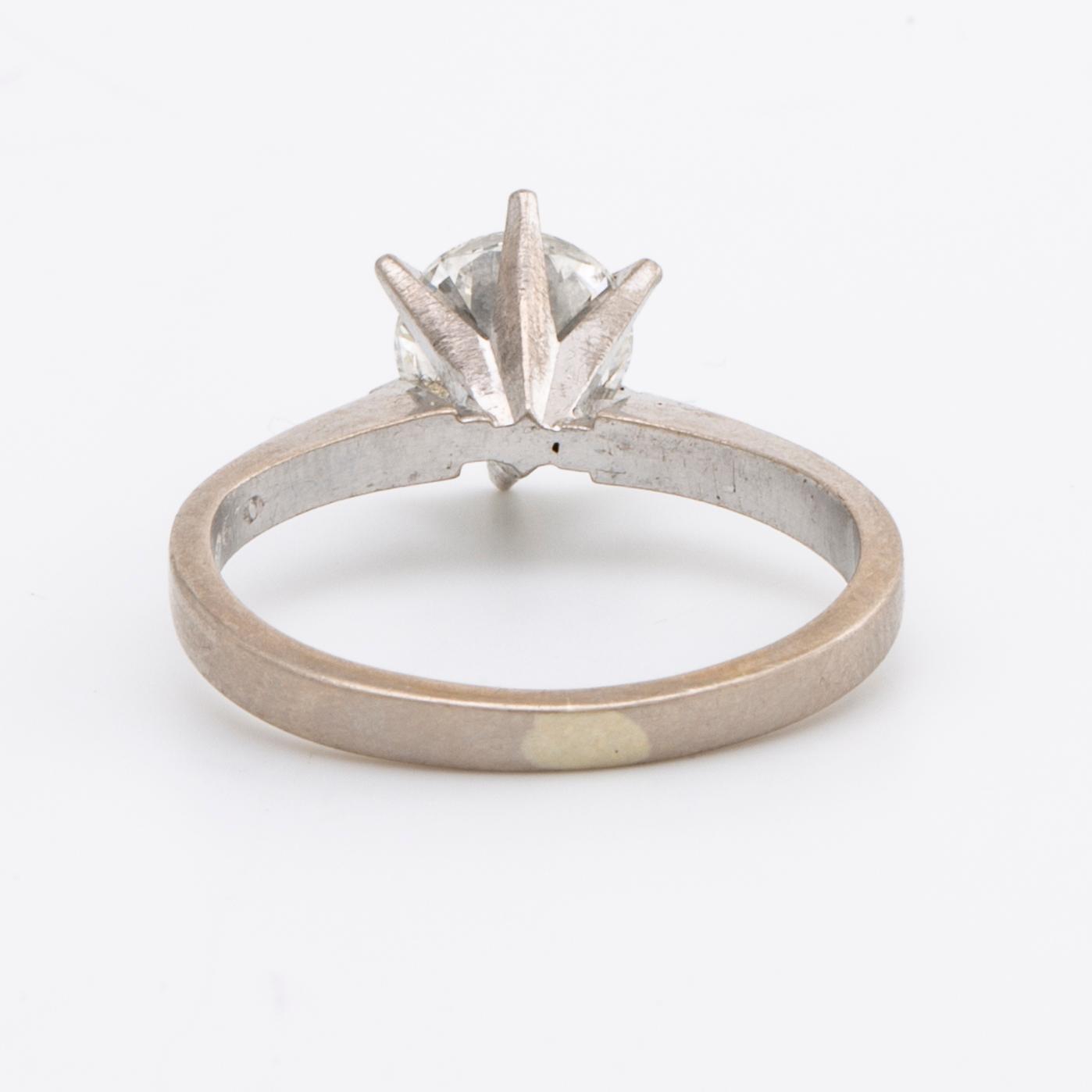 DIAMONDRING 18K whitegold w 1 brilliant-cut diamond 0,96 ct engraved, ca G VS2, Byströms Guldsmedja Stockholm 1976.