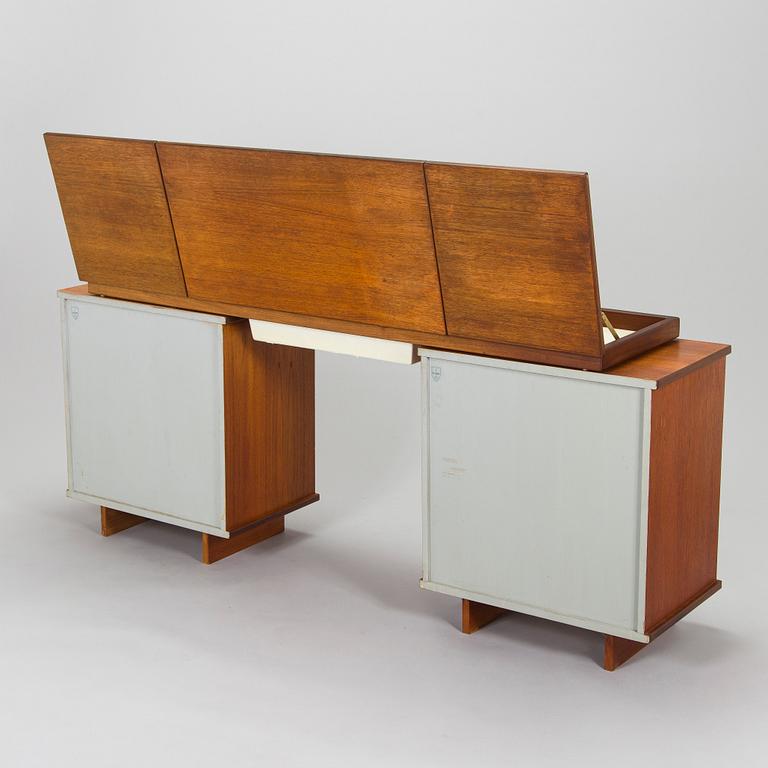 Ilmari Tapiovaara, a 1960's dressing table/sideboard, model 1503, for Asko.