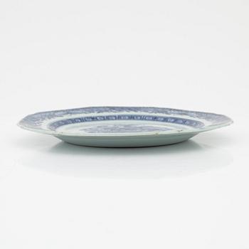 A set of six blue and white dishes, Qing dynasty, late 18th Century.