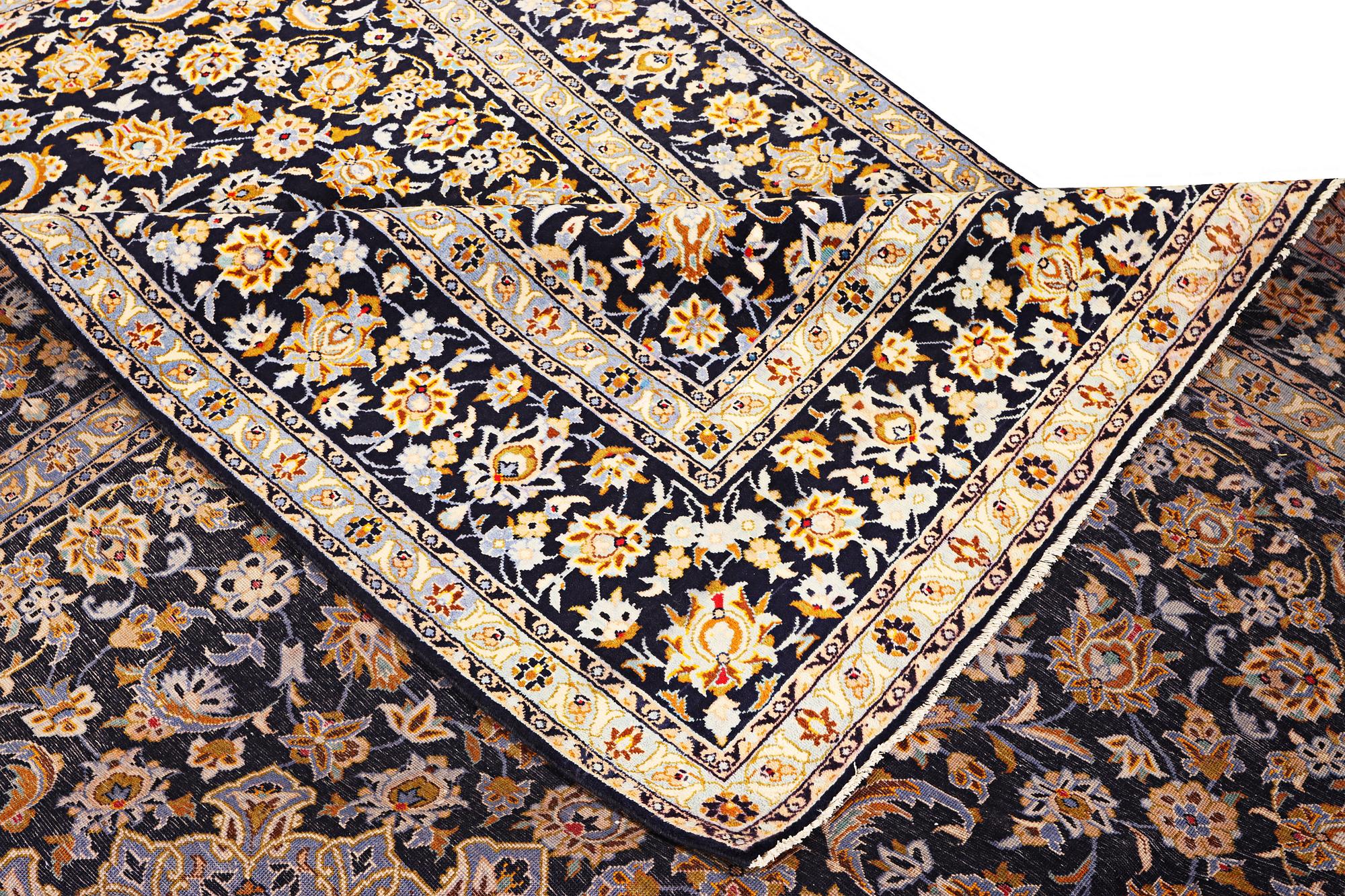 A Kashan carpet, a. 367 x 241 cm.