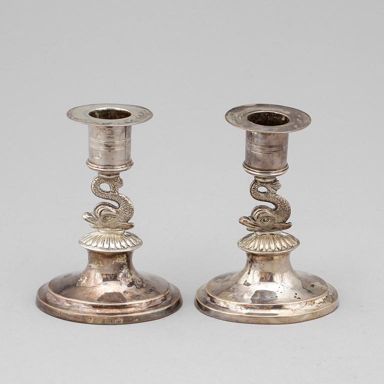 LJUSSTAKAR, ett par, silver, empire, Georg Henrik Åkerberg, Växjö, 1825.