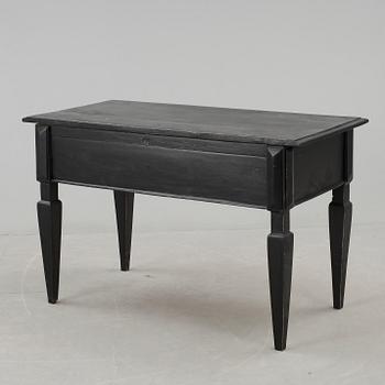 SKRIVBORD, nyrenässans, omkring sekelskiftet 1900.