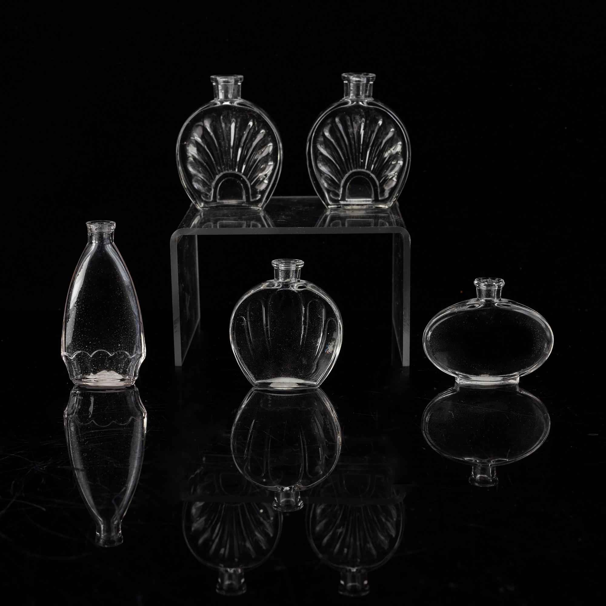 Edvin Ollers, parfymflaskor, 5 st, glas. Limmared, ca 1930,