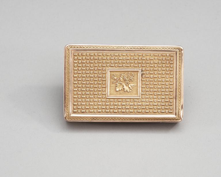 A 19th century gold snuff-box, unmarked.