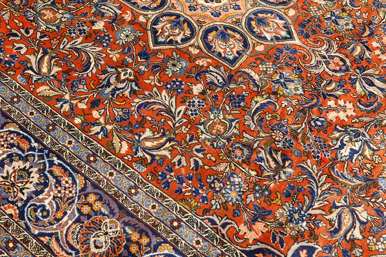 A Bidjar carpet, c 317 x 202 cm.