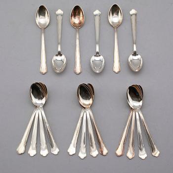 KAFFESKEDAR, 18 st, silver, GAB, Stockholm 1940-/50-tal. Vikt ca 243 gram.