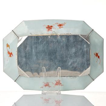 A set of 3 imari serving dishes, Qing dynasty, 18th Century.