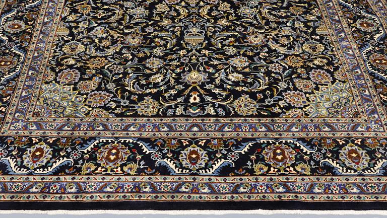 A Kashmar carpet, approx. 335 x 248 cm.