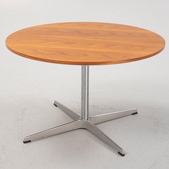 Arne Jacobsen, Bruno Mathsson & Piet Hein, soffbord, modell "A222", Fritz Hansen, Danmark.