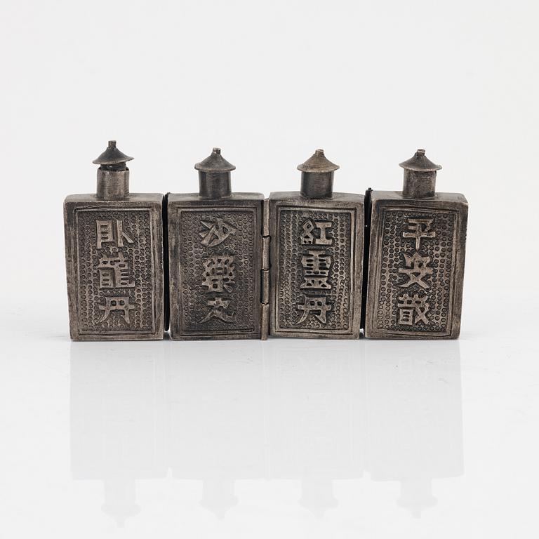 Snusflaskor och locksskålar, 10 st, cloisonné, metall, samt lack, Kina, 1900-tal.