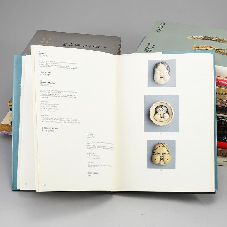 PARTI BÖCKER, 24 stycken. Om Japan och Japanskt konsthantverk.